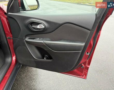 Червоний Джип Cherokee, об'ємом двигуна 3.2 л та пробігом 151 тис. км за 16555 $, фото 78 на Automoto.ua