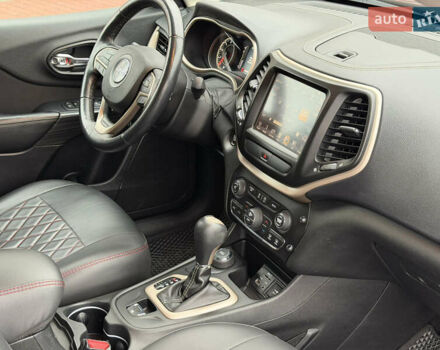 Червоний Джип Cherokee, об'ємом двигуна 3.2 л та пробігом 151 тис. км за 16555 $, фото 81 на Automoto.ua