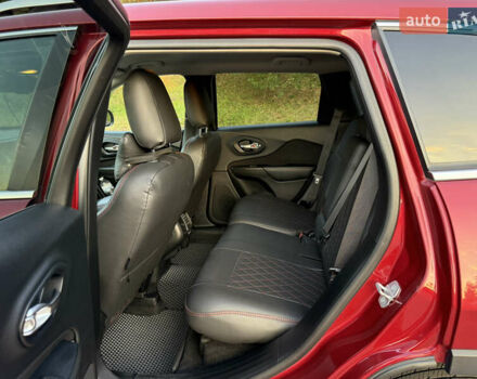 Красный Джип Чероки, объемом двигателя 3.24 л и пробегом 145 тыс. км за 15200 $, фото 28 на Automoto.ua