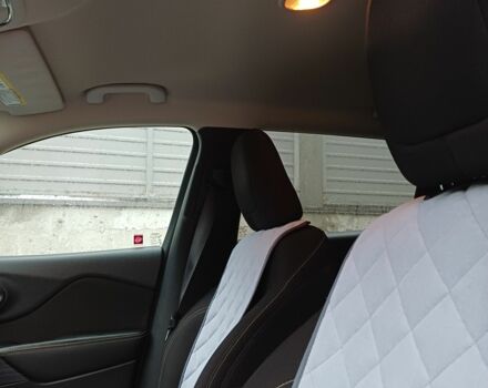 Червоний Джип Cherokee, об'ємом двигуна 2.4 л та пробігом 127 тис. км за 12000 $, фото 8 на Automoto.ua