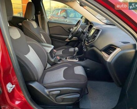 Джип Чероки 2016 в Львове на Automoto.ua Красный Джип Чероки, объемом двигателя 2.36 л и пробегом 106 тыс. км за 12600 $, фото 24 на Automoto.ua