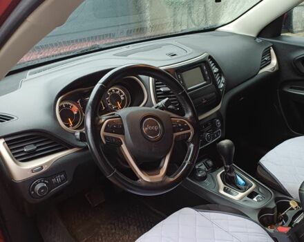 Червоний Джип Cherokee, об'ємом двигуна 2.4 л та пробігом 127 тис. км за 12000 $, фото 6 на Automoto.ua