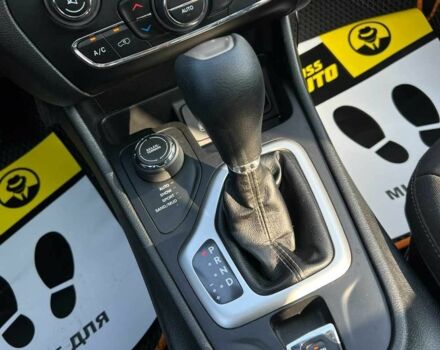 Красный Джип Чероки, объемом двигателя 2.4 л и пробегом 160 тыс. км за 12999 $, фото 15 на Automoto.ua