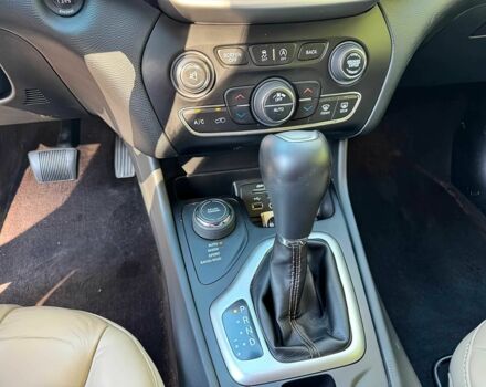 Червоний Джип Cherokee, об'ємом двигуна 3.2 л та пробігом 72 тис. км за 7700 $, фото 10 на Automoto.ua