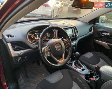 Джип Чероки 2016 в Львове на Automoto.ua Красный Джип Чероки, объемом двигателя 2.36 л и пробегом 106 тыс. км за 12600 $, фото 10 на Automoto.ua