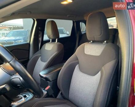 Джип Чероки 2016 в Львове на Automoto.ua Красный Джип Чероки, объемом двигателя 2.36 л и пробегом 106 тыс. км за 12600 $, фото 19 на Automoto.ua
