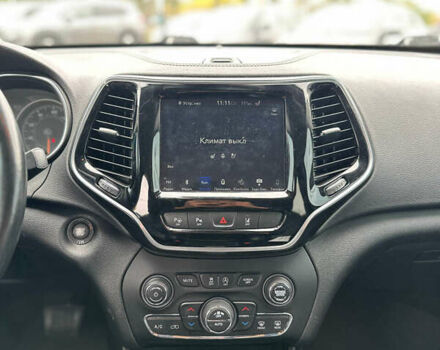 Джип Чероки 2018 в Буче на Automoto.ua Красный Джип Чероки, объемом двигателя 2 л и пробегом 87 тыс. км за 17999 $, фото 22 на Automoto.ua