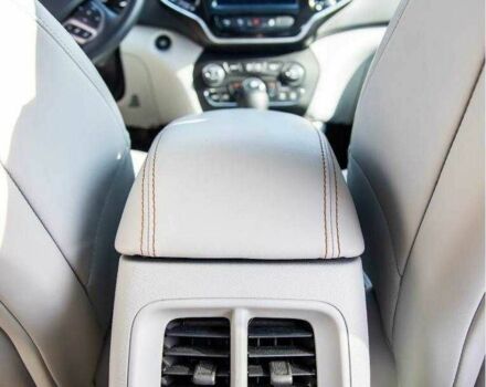 Красный Джип Чероки, объемом двигателя 3.2 л и пробегом 40 тыс. км за 336 $, фото 18 на Automoto.ua