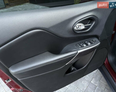 Красный Джип Чероки, объемом двигателя 3.24 л и пробегом 88 тыс. км за 15800 $, фото 41 на Automoto.ua