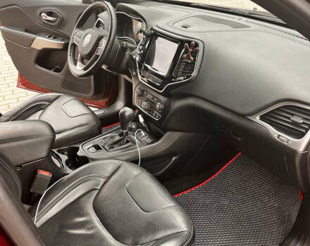 Красный Джип Чероки, объемом двигателя 2 л и пробегом 109 тыс. км за 19500 $, фото 20 на Automoto.ua