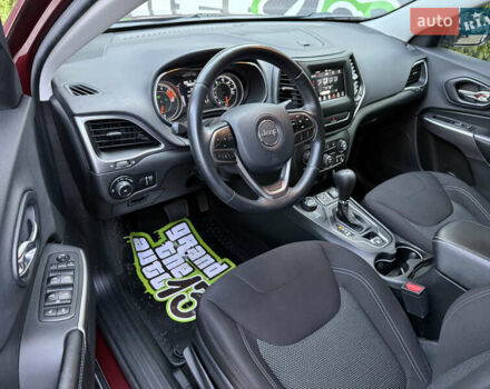 Красный Джип Чероки, объемом двигателя 3.24 л и пробегом 88 тыс. км за 15800 $, фото 18 на Automoto.ua