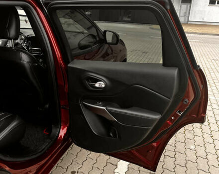 Красный Джип Чероки, объемом двигателя 2 л и пробегом 109 тыс. км за 19500 $, фото 18 на Automoto.ua