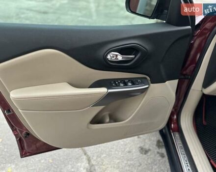 Червоний Джип Cherokee, об'ємом двигуна 2.36 л та пробігом 199 тис. км за 15300 $, фото 15 на Automoto.ua