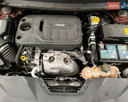 Красный Джип Чероки, объемом двигателя 2 л и пробегом 109 тыс. км за 19500 $, фото 10 на Automoto.ua