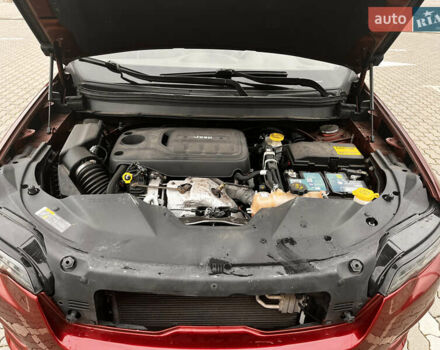 Красный Джип Чероки, объемом двигателя 2 л и пробегом 109 тыс. км за 19500 $, фото 9 на Automoto.ua