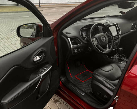 Красный Джип Чероки, объемом двигателя 2 л и пробегом 109 тыс. км за 19500 $, фото 11 на Automoto.ua