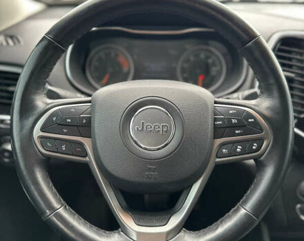 Джип Чероки 2018 в Буче на Automoto.ua Красный Джип Чероки, объемом двигателя 2 л и пробегом 87 тыс. км за 17999 $, фото 21 на Automoto.ua