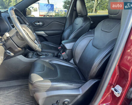 Красный Джип Чероки, объемом двигателя 2 л и пробегом 58 тыс. км за 17800 $, фото 21 на Automoto.ua