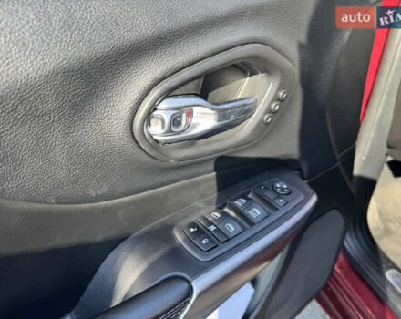 Красный Джип Чероки, объемом двигателя 2 л и пробегом 58 тыс. км за 17800 $, фото 22 на Automoto.ua