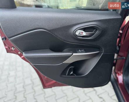 Червоний Джип Cherokee, об'ємом двигуна 2.36 л та пробігом 203 тис. км за 14500 $, фото 46 на Automoto.ua