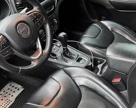 Красный Джип Чероки, объемом двигателя 2.36 л и пробегом 155 тыс. км за 17500 $, фото 10 на Automoto.ua