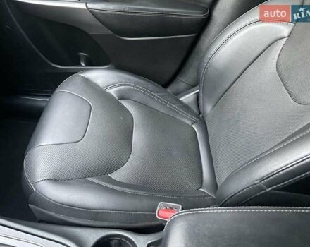 Красный Джип Чероки, объемом двигателя 3.24 л и пробегом 103 тыс. км за 18500 $, фото 15 на Automoto.ua