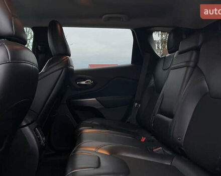 Красный Джип Чероки, объемом двигателя 2.36 л и пробегом 155 тыс. км за 17300 $, фото 19 на Automoto.ua