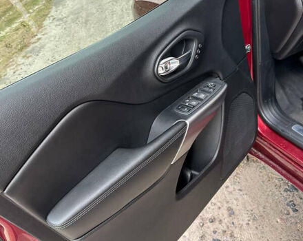 Красный Джип Чероки, объемом двигателя 2 л и пробегом 58 тыс. км за 17800 $, фото 17 на Automoto.ua