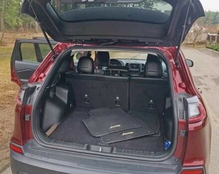 Джип Чероки 2019 в Киеве на Automoto.ua Красный Джип Чероки, объемом двигателя 2 л и пробегом 96 тыс. км за 15000 $, фото 13 на Automoto.ua