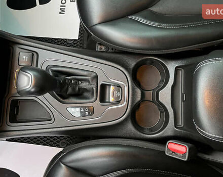 Красный Джип Чероки, объемом двигателя 2.36 л и пробегом 155 тыс. км за 17300 $, фото 15 на Automoto.ua