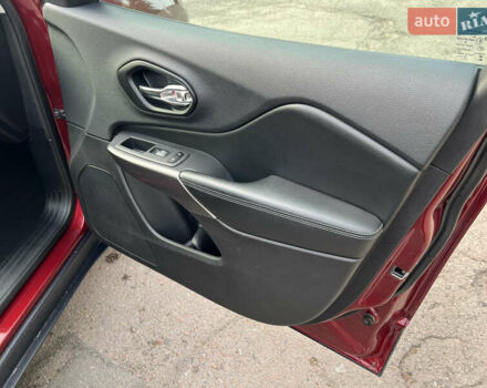 Красный Джип Чероки, объемом двигателя 2.4 л и пробегом 273 тыс. км за 12200 $, фото 16 на Automoto.ua