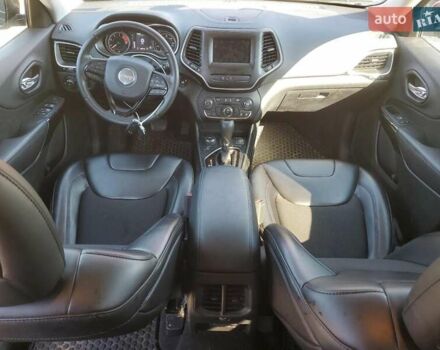 Червоний Джип Cherokee, об'ємом двигуна 2 л та пробігом 31 тис. км за 2700 $, фото 7 на Automoto.ua