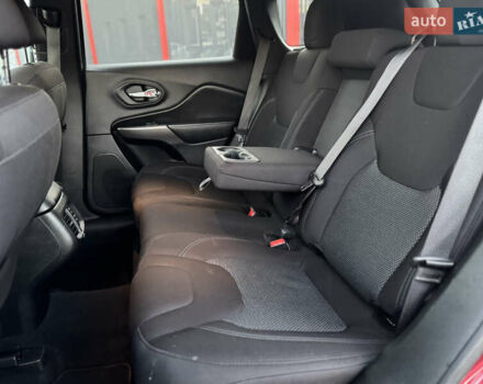 Червоний Джип Cherokee, об'ємом двигуна 2.36 л та пробігом 203 тис. км за 14500 $, фото 35 на Automoto.ua