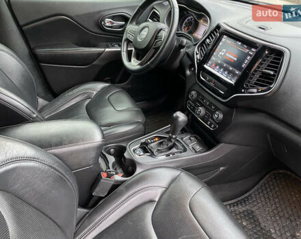 Красный Джип Чероки, объемом двигателя 2.36 л и пробегом 73 тыс. км за 15900 $, фото 9 на Automoto.ua