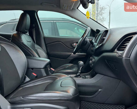 Красный Джип Чероки, объемом двигателя 2.36 л и пробегом 155 тыс. км за 17300 $, фото 21 на Automoto.ua