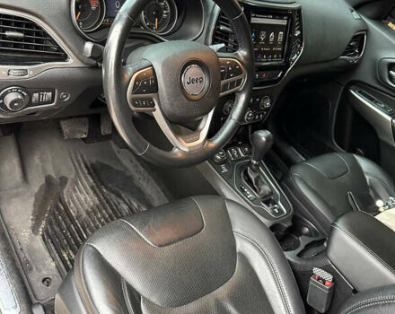 Красный Джип Чероки, объемом двигателя 2 л и пробегом 58 тыс. км за 17800 $, фото 15 на Automoto.ua