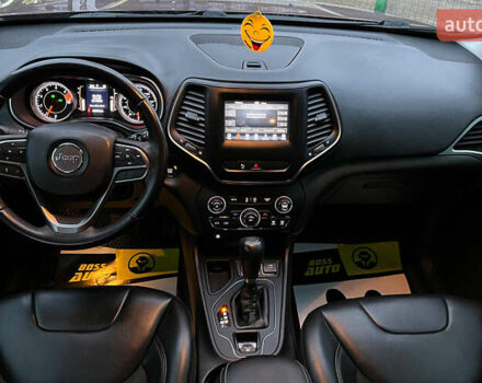 Красный Джип Чероки, объемом двигателя 2.36 л и пробегом 155 тыс. км за 17300 $, фото 9 на Automoto.ua