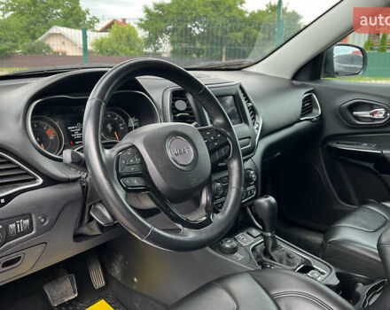 Красный Джип Чероки, объемом двигателя 2.36 л и пробегом 16 тыс. км за 19400 $, фото 6 на Automoto.ua