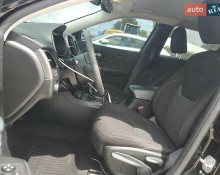 Джип Чероки 2020 в Кропивницком (Кировограде) на Automoto.ua Красный Джип Чероки, объемом двигателя 2.36 л и пробегом 121 тыс. км за 2300 $, фото 6 на Automoto.ua