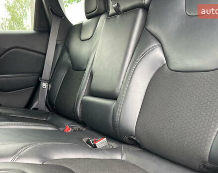 Красный Джип Чероки, объемом двигателя 2.36 л и пробегом 16 тыс. км за 19400 $, фото 21 на Automoto.ua