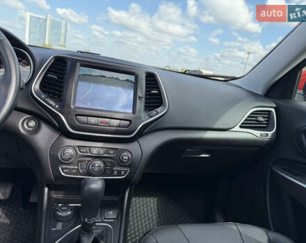 Джип Чероки 2021 в Боярка на Automoto.ua Красный Джип Чероки, объемом двигателя 3.24 л и пробегом 89 тыс. км за 18000 $, фото 11 на Automoto.ua