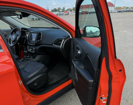 Джип Чероки 2021 в Боярка на Automoto.ua Красный Джип Чероки, объемом двигателя 3.24 л и пробегом 89 тыс. км за 18000 $, фото 17 на Automoto.ua