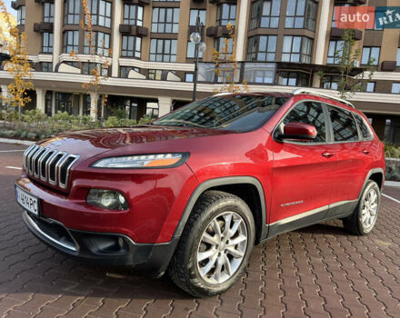 Джип Чероки 2016 в Киеве на Automoto.ua Красный Джип Чероки, объемом двигателя 2.36 л и пробегом 140 тыс. км за 13900 $, фото 1 на Automoto.ua