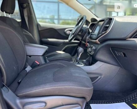 Джип Cherokee, об'ємом двигуна 3.2 л та пробігом 176 тис. км за 15500 $, фото 17 на Automoto.ua