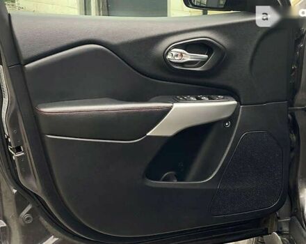 Джип Чероки, объемом двигателя 3.2 л и пробегом 122 тыс. км за 18500 $, фото 6 на Automoto.ua