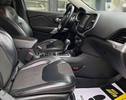 Джип Чероки, объемом двигателя 3.2 л и пробегом 122 тыс. км за 18500 $, фото 13 на Automoto.ua