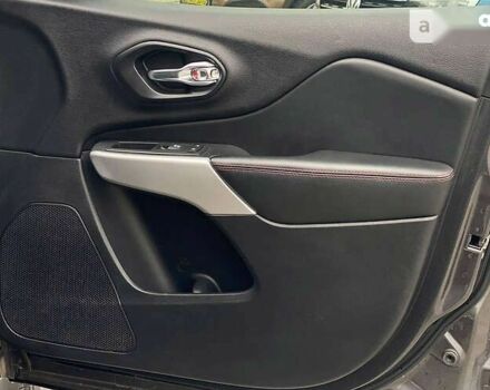 Джип Чероки, объемом двигателя 3.2 л и пробегом 122 тыс. км за 18500 $, фото 12 на Automoto.ua