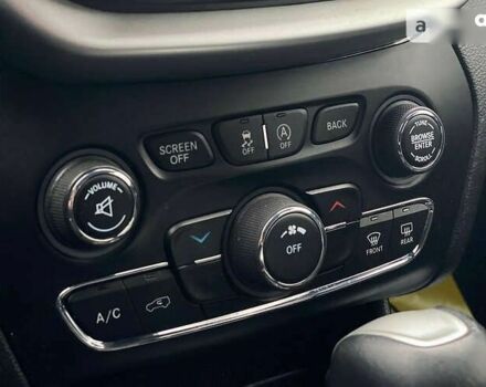 Джип Чероки, объемом двигателя 3.2 л и пробегом 122 тыс. км за 18500 $, фото 11 на Automoto.ua