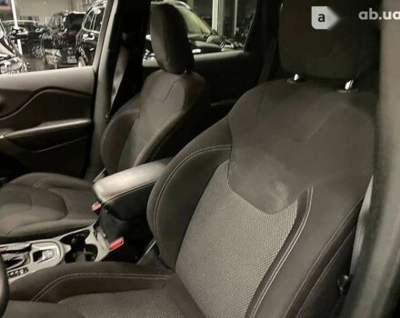 Джип Cherokee, об'ємом двигуна 3.2 л та пробігом 43 тис. км за 23300 $, фото 13 на Automoto.ua