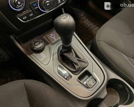 Джип Cherokee, об'ємом двигуна 3.2 л та пробігом 43 тис. км за 23300 $, фото 24 на Automoto.ua